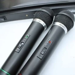COPPIA MICROFONI WIRELESS FM SENZA FILO KARAOKE PARTY FESTE 8 COPPIA MICROFONI WIRELESS FM SENZA FILO KARAOKE PARTY FESTE -Nedis Vendite coppia microfoni wireless fm senza filo karaoke party feste 3